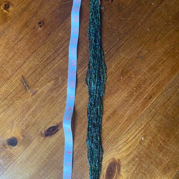 Multi layer beaded green necklace - Picture 2 of 3